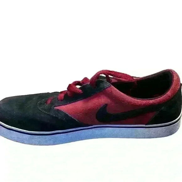 NIKE VULC RODRIGUEZ TEAM V Red and Black Suede Size 8​ - Picture 6 of 6